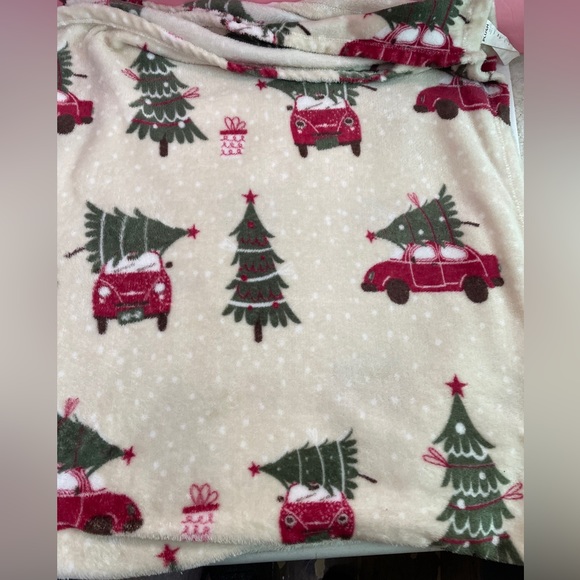 Interior Designs Printed Plush Throw 50 X 60 Holidays Christmas Tree - Picture 1 of 4